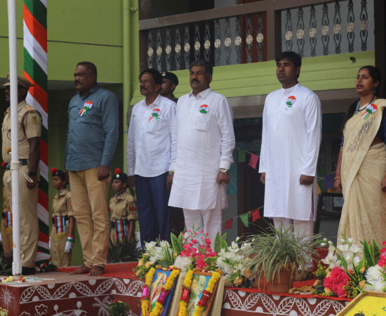 Dolphin's Public school CBSE Celebrates Independence Day